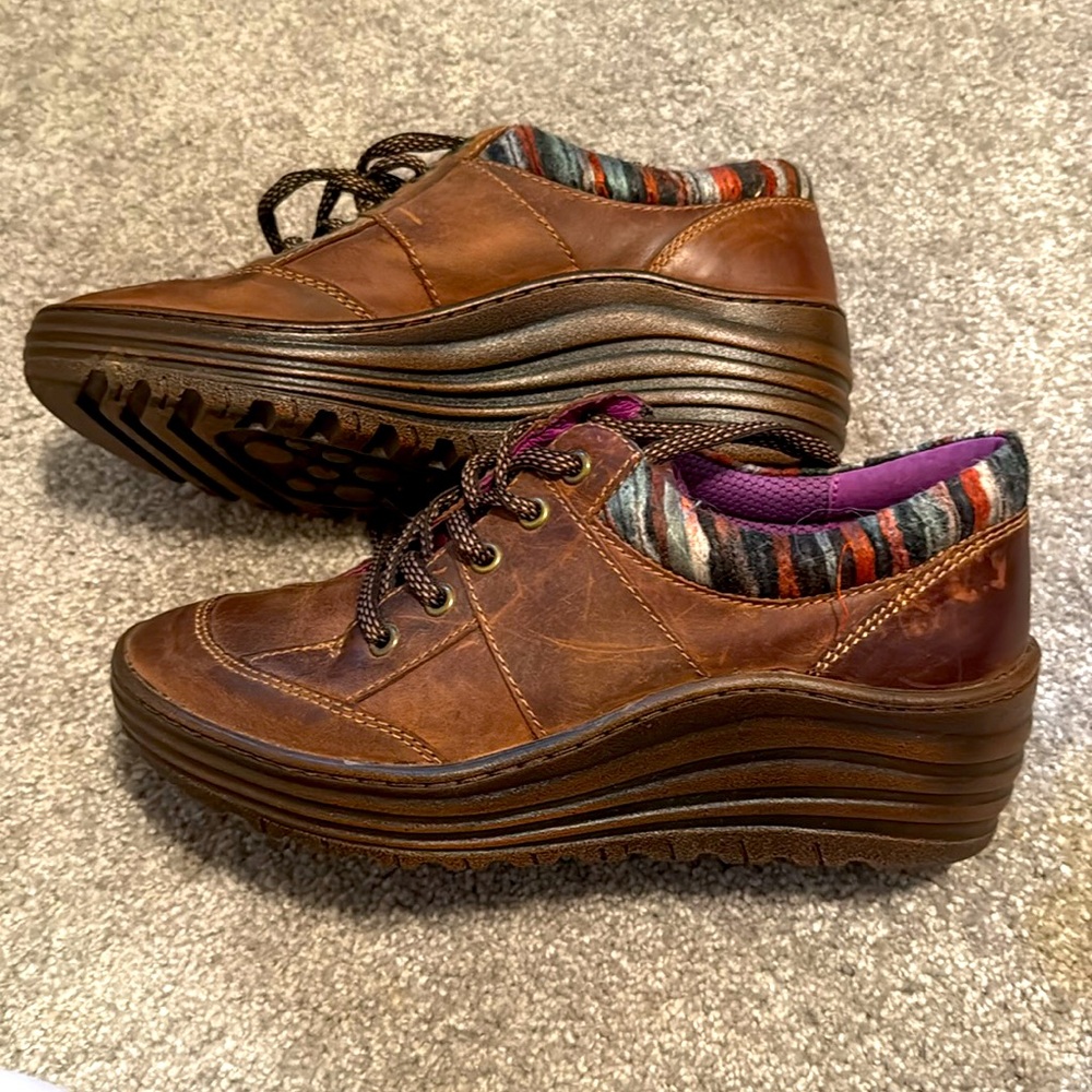 Bionica leather shoes size 9 1/2